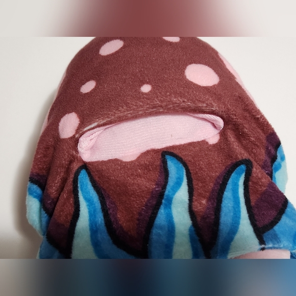 Among Us Shapeshifter Egg Plush (Rose/Light Pink) - Picture 8 of 9